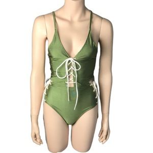 🌷 3/$30 All Tied Up Swim Suit XL